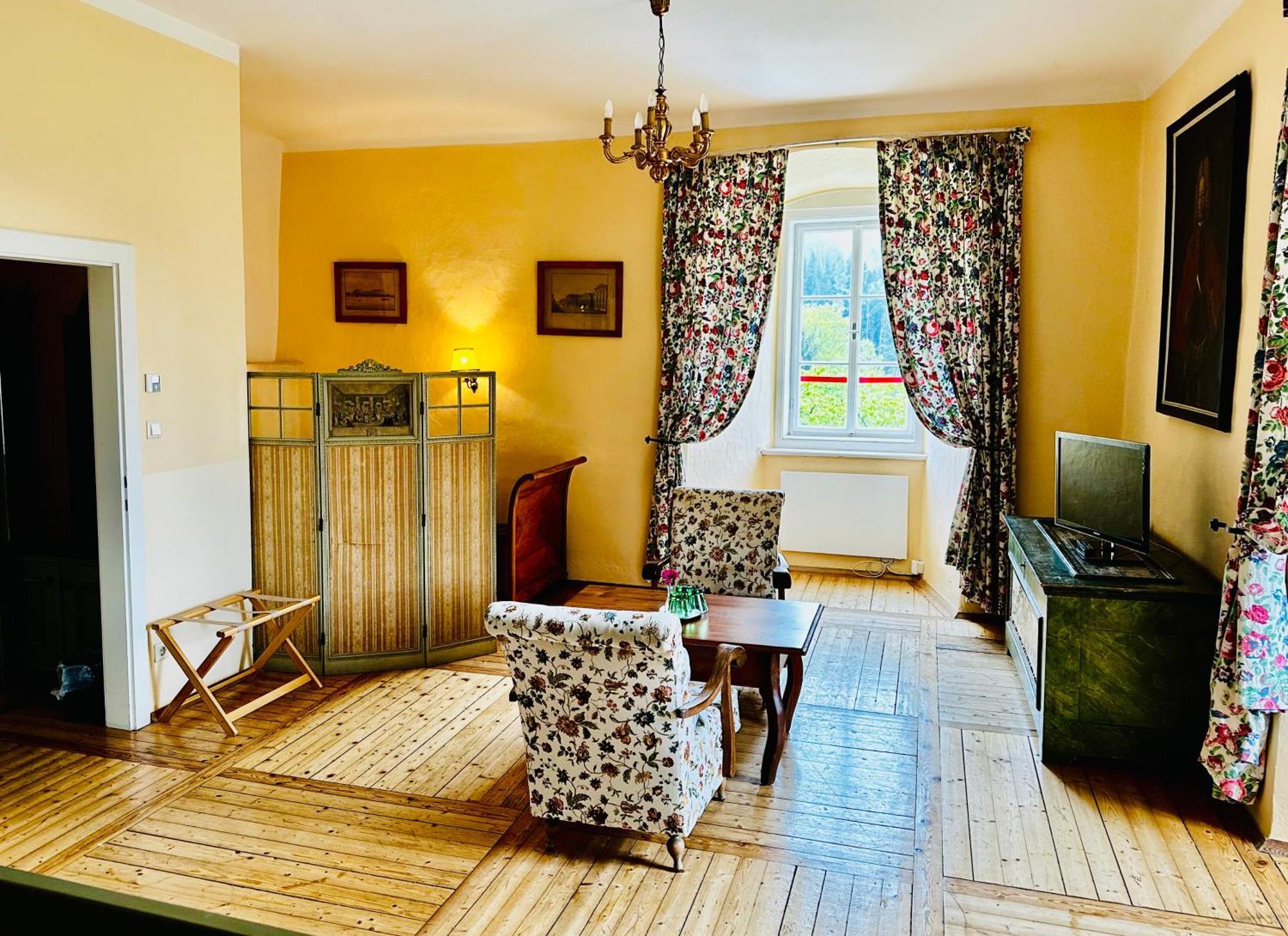 Schloss Moosburg Gaestehaus Eksteriør billede